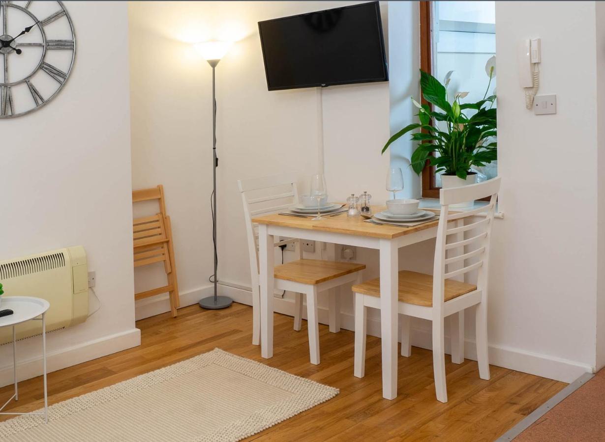 Vibrant City Centre - King Bed, Entire Apartment CBG Esterno foto