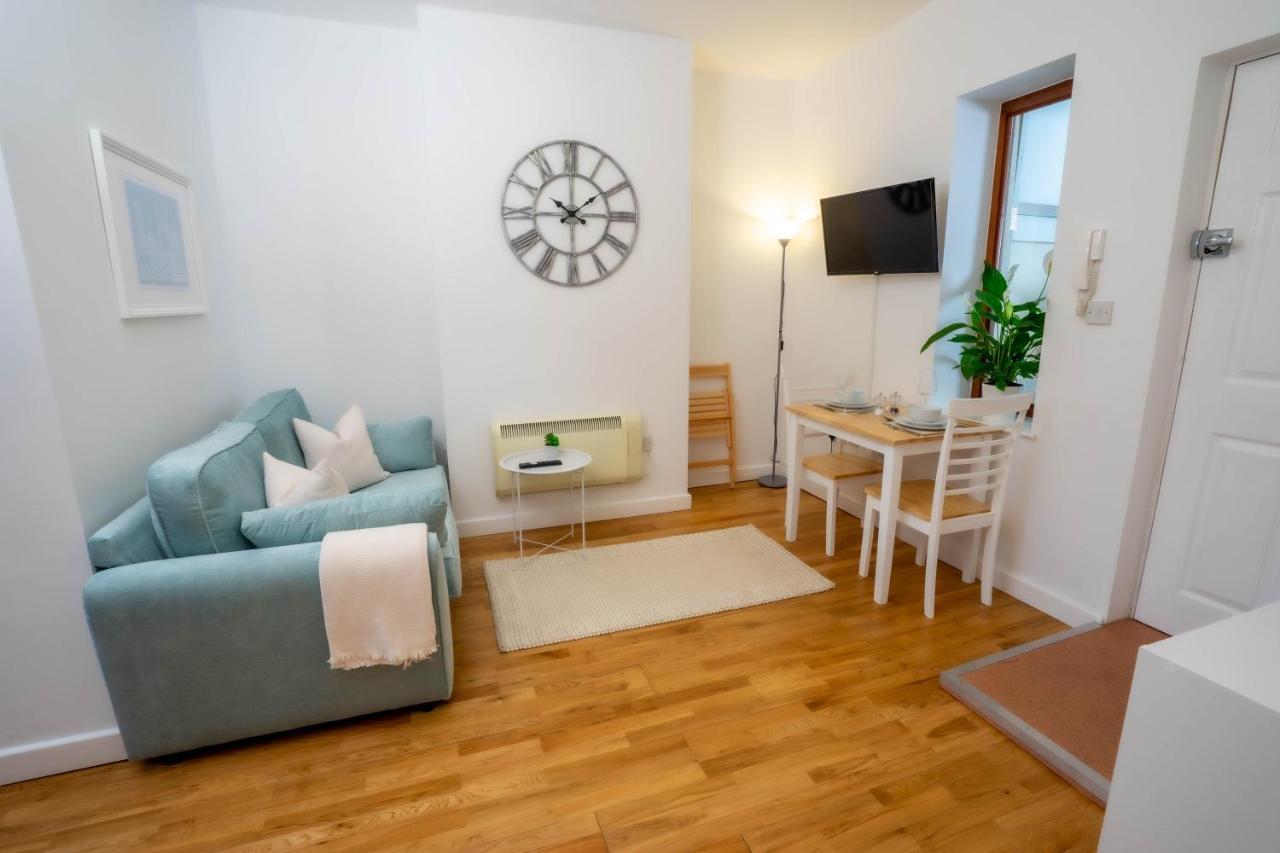 Vibrant City Centre - King Bed, Entire Apartment CBG Esterno foto